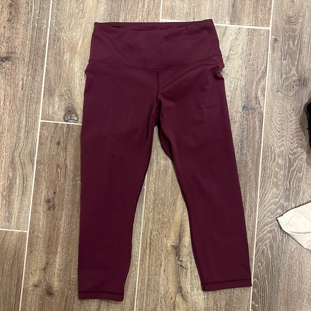 Yogalicious Soft Cropped Leggings size M